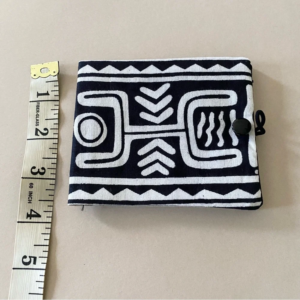 Tribal Abstract Black and White Material Wallet